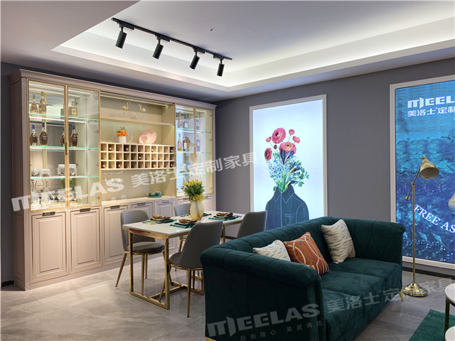 轻奢设想,寻求的是一种糊口立场——茶青色