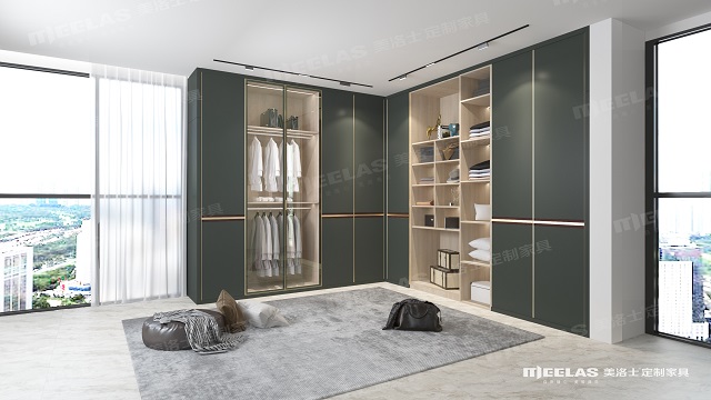 美洛士转角极简衣帽间